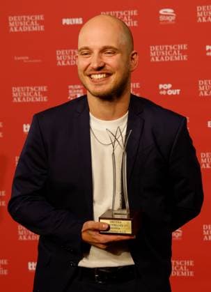 Nico Went (Preiskategorie Bester Darsteller Nebenrolle) bei der Verleihung des Deutschen Musical theater PReises 2023 im Theater des Westens, Berlin.