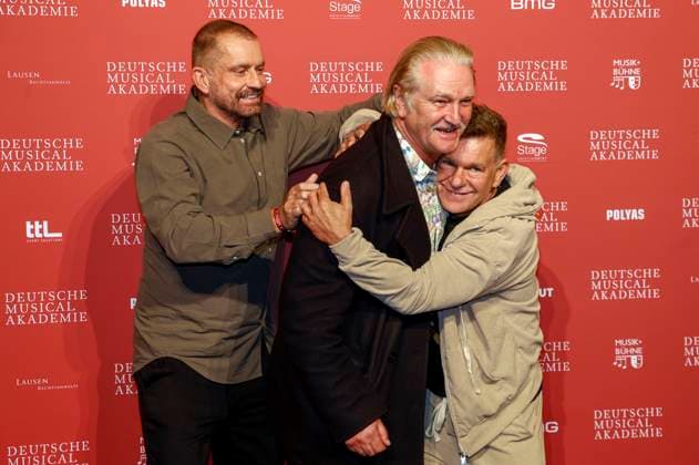 Ulf Leo Sommer, Detlev Buck und Peter Plate bei der Verleihung des Deutschen Musical Theater Preises 2023 im Theater des Westens. Berlin, 09.10.2023
