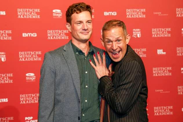 Florian Korty und Tim Fischer bei der Verleihung des Deutschen Musical Theater Preises 2023 im Theater des Westens. Berlin, 09.10.2023