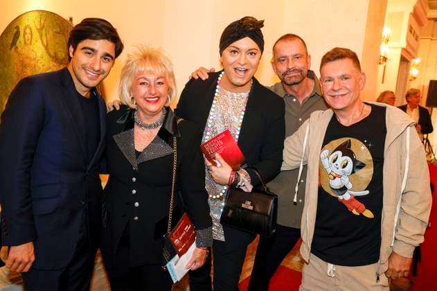 Atrin Madani, Stefanie Simon, Julian F.M. Stoeckel, Ulf Leo Sommer und Peter Plate bei der Verleihung des Deutschen Musical Theater Preises 2023 im Theater des Westens. Berlin, 09.10.2023