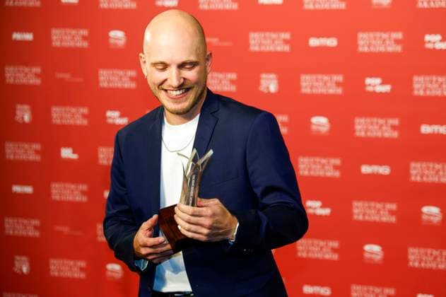 Der Preisträger Bester Darsteller in einer Nebenrolle Nico Went bei der Verleihung des Deutschen Musical Theater Preises 2023 im Theater des Westens. Berlin, 09.10.2023