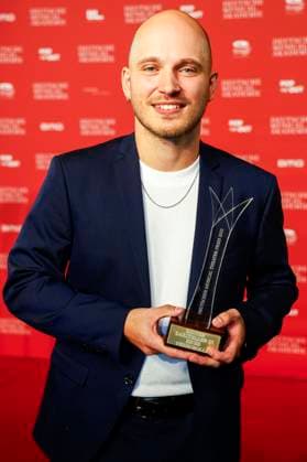 Der Preisträger Bester Darsteller in einer Nebenrolle Nico Went bei der Verleihung des Deutschen Musical Theater Preises 2023 im Theater des Westens. Berlin, 09.10.2023