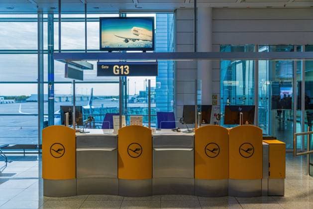MUNICH, GERMANY - OCTOBER 9, 2023: Abandoned Lufthansa gate at the Munich Airport. With 31,6 million passengers in 2022 it is one of the most important airport in Europe. Abandoned Lufthansa boarding gate at the Munich Airport. Munich Germany *** MÜNCHEN, DEUTSCHLAND 9. OKTOBER 2023 Verlassenes Lufthansa-Gate am Flughafen München Mit 31,6 Millionen Passagieren im Jahr 2022 ist er einer der wichtigsten Flughäfen in Europa Verlassenes Lufthansa-Gate am Flughafen München München Deutschland Copyright: xx