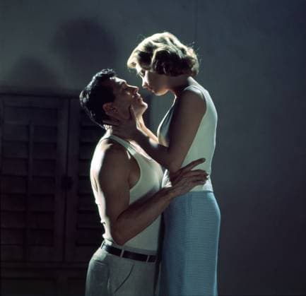 Film The Spiral Road Actor Rock Hudson and actress Gena Rowlands in a scene Paramaribo Suriname  Copyright: xLeoxFuchsx 0125 Rock Hudson Gena Rowlands (The Spiral Road) EMBRACE SET