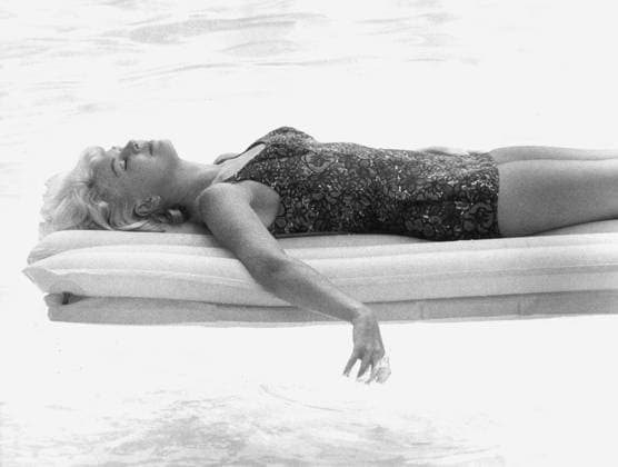 Film That Touch Of Mink Actress Doris Day at the pool in the set Los Angeles, CA USA  Copyright: xLeoxFuchsx R0301-Day-TTOM
