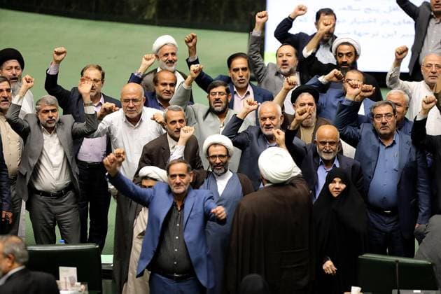 News Themen der Woche KW41 News Bilder des Tages October 11, 2023, Tehran, Iran: Iranian lawmakers chant the slogans Down with Israel and Down with the USA during an open session of the parliament. Tehran Iran - ZUMAi98_ 20231011_zih_i98_002 Copyright: xIcanaxNewsxAgencyx