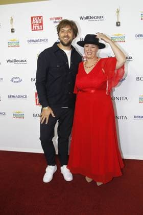 Max Mutzke und Andrea Krull bei der Verleihung Goldene Bild der Frau am 11.10.2023 in Hamburg Goldene Bild der Frau Verleihung 2023 in Hamburg