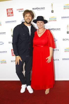Max Mutzke und Andrea Krull bei der Verleihung Goldene Bild der Frau am 11.10.2023 in Hamburg Goldene Bild der Frau Verleihung 2023 in Hamburg