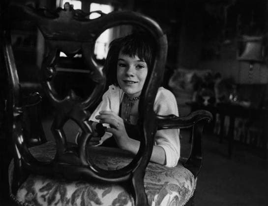 Film To Kill A Mockingbird Actress Mary Badham at the set of the film Monroeville, Alabama USA  Copyright: xLeoxFuchsx 1056 Mary Badham Scout portrait chair (To Kill a Mockingbird)-Recovered