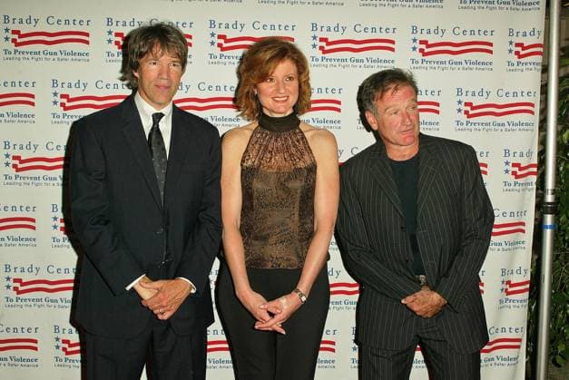 at the Brady Center to Prevent Gun Violence Benefit at the Beverly Hilton Hotel, Beverly Hills, CA. 10-07-04 David E. Kelley, Arianna Huffington and Robin Williams at the Brady Center to Prevent Gun Violence Benefit at the Beverly Hilton Hotel, Beverly Hills, CA. 10-07-04 Beverly Hills Calif United States EDITORIAL USE ONLY Copyright: xx s_bukleyx icphotos122396