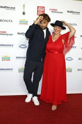 Goldene Bild der Frau in Hamburg Max Mutzke mit Andrea Krull, Verleihung der Goldene Bild der Frau in der Neuen Flora, Hamburg, 11.10.2023 Copyright: xEventpressxBecherx