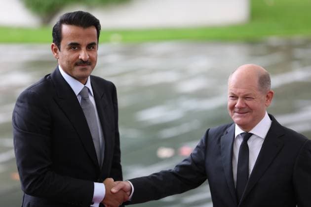 Bilder des Jahres 2023, News 10 Oktober News Themen der Woche KW41 News Bilder des Tages Berlin, Deutschland, 12.10.2023: Der Emir von Katar, Tamim bin Hamad Al Thani (links), wird von Bundeskanzler Olaf Scholz (rechts) im Bundeskanzleramt empfangen. *** Berlin, Germany, 12 10 2023 The Emir of Qatar, Tamim bin Hamad Al Thani left , is received by German Chancellor Olaf Scholz right at the Federal Chancellery. Copyright: xdtsxNachrichtenagenturx dts_23922