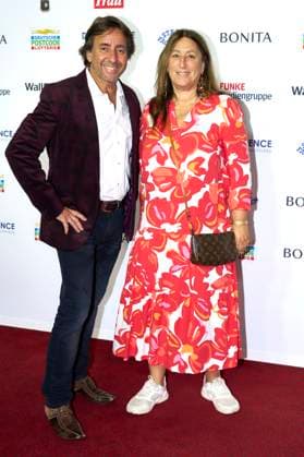 Dieter Landuris mit Ehefrau Natascha Landuris bei der 16. Verleihung der Goldenen Bild der Frau 2023 im Stage Theater Neue Flora. Hamburg, 11.10.2023