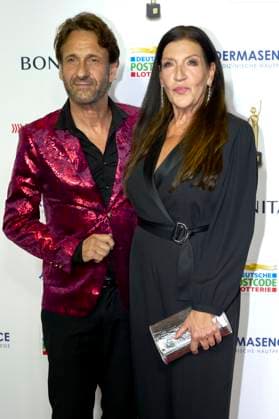 Falk-Willy Wild und Katy Karrenbauer bei der 16. Verleihung der Goldenen Bild der Frau 2023 im Stage Theater Neue Flora. Hamburg, 11.10.2023
