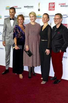 Kai Pflaume, Julia Becker, Manuela Schwesig, Nora Marx und Niklas Jakob Wilcke bei der 16. Verleihung der Goldenen Bild der Frau 2023 im Stage Theater Neue Flora. Hamburg, 11.10.2023