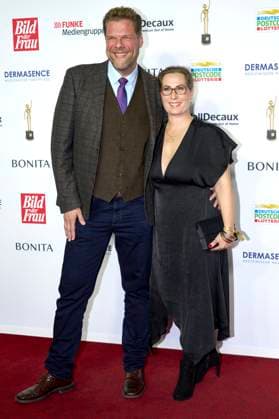 Tetje Mierendorf mit Ehefrau Cornelia bei der 16. Verleihung der Goldenen Bild der Frau 2023 im Stage Theater Neue Flora. Hamburg, 11.10.2023