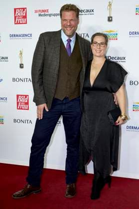 Tetje Mierendorf mit Ehefrau Cornelia bei der 16. Verleihung der Goldenen Bild der Frau 2023 im Stage Theater Neue Flora. Hamburg, 11.10.2023