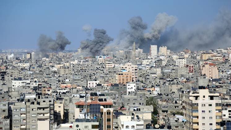 News Themen der Woche KW41 Smoke billows during Israeli air strikes in Gaza City Smoke billows during Israeli air strikes in Gaza City on October 12, 2023 as raging battles between Israel and the Hamas movement continue for the sixth consecutive day. Thousands of people, both Israeli and Palestinians have died since October 7, 2023, after Palestinian Hamas militants based in the Gaza Strip, entered southern Israel in a surprise attack leading Israel to declare war on Hamas in Gaza on October 8. Photo by Salah Abbas apaimages Gaza city Gaza Strip Palestinian Territory 121023_Gaza_SA_2_00(9) Copyright: xapaimagesxSalahxAbbasx xapaimagesx
