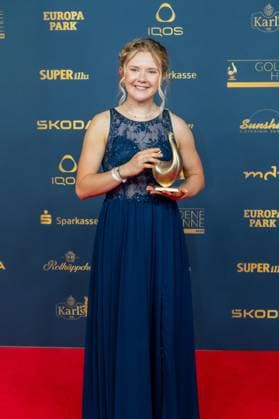 Leipzig - Zahlreiche Stars besuchen die 29. Goldene Henne 2023 13.10.2023 ab 18 Uhr Leipzig, Media City Fotograf: EHL Media Erik-Holm Langhof im Bild: Selina Grotian gewinnt die Goldene Henne Am Freitagabend findet die Verleihung Goldene Henne 2023, gemeinsam veranstaltet von SuperIllu und MDR-Fernsehen, wieder in Leipzig statt. Deutschlands größter Publikumspreis wird bereits zum 29. Mal vergeben. Dazu eingeladen sind zahlreiche regionale, nationale und internationale Stars. Die Preisverleihung findet in den Studios der Media City beim MDR statt. Leipzig Sachsen Deutschland Copyright: xEHLxMedia Erik-HolmxLanghofx 231013_goldene-henne-preise-teil3_3