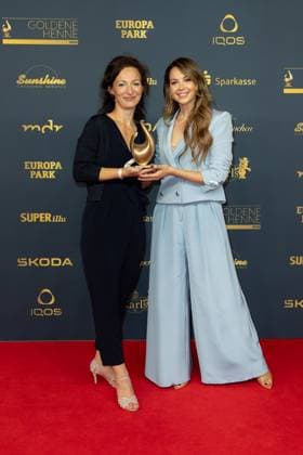 Award - Goldene Henne 2023 Mandy Capristo, Franziska Hoeppner und Mandy Capristo bei der Goldene Henne 2023 am 13.10.2023 im Studio 3 der Media City in Leipzig. Copyright: xEventpressxKochanx