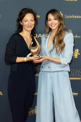 Award - Goldene Henne 2023 Mandy Capristo, Franziska Hoeppner und Mandy Capristo bei der Goldene Henne 2023 am 13.10.2023 im Studio 3 der Media City in Leipzig. Copyright: xEventpressxKochanx