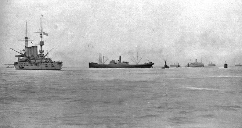 RECORD DATE NOT STATED Les Premiers Contingents Americains en France; L entrée des transports americains sous l escorte de navires de guerre, le 26 juin 1917, dans le port de Saint-Nazaire , 1917. First World War: the first American contingents in France; the entry of American transports under the escort of warships, to the port of Saint-Nazaire, 26 June 1917. From L Album de la Guerre 1914-1919, Volume 2 L Illustration, Paris, 1924 . Copyright:xThexPrintxCollector HeritagexImagesxUnknownx IMAGO, ! ACHTUNG: AUFNAHMEDATUM GESCHÄTZT!  Copyright:ThexPrintxCollector HeritagexImagesxUnknownx IMAGO