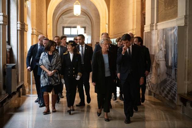 Elisabeth Borne Attends Samuel Paty Prize Ceremony At La Sorbonne - Paris The Prime Minister Elisabeth Borne and Gabriel Attal the Minister for Education and Youth take part in the presentation to the winning classes of the Samuel PATY 2023 award, organised by schools at the Sorbonne. The Prix Samuel Paty is a tribute to the teacher who was murdered on 16 October 2020, and aims to encourage cohesion and cooperation through a class project. Following the terrorist attack on a secondary school in Arras and the death of teacher Dominique Bernard, the Prime Minister will speak and pay tribute to him. Saturday 14th October 2023. Paris La Sorbonne, France. Elisabeth Borne La premiere ministre et Gabriel Attal le ministre de l Education nationale  Copyright: xPool ABACAx 871676_026 Pool ABACAx 871676_026