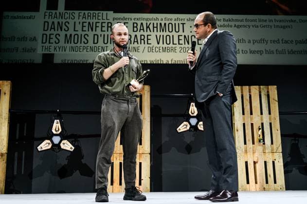 PHOTOPQR OUEST FRANCE Martin ROCHE ; Bayeux ; 14 10 2023 ; Ce samedi 14 octobre 2023 la soirée de remise des prix de la 30 ème édition du Prix Bayeux Calvados Normandie des correspondants de guerre . Ici le gagnant du premier prix catégorie jeune reporter Francis Farell Dans l enfer de Bakhmout : des mois d une rare violence Caen, France, oct 14th 2023. 30th edition of the Bayeux Calvados Normandy War Correspondents Prize Bayeux France  Copyright: xPHOTOPQR OUESTxFRANCE MAXPPPxMartinxROCHEx 20231014OFR4068 20231014OFR4083