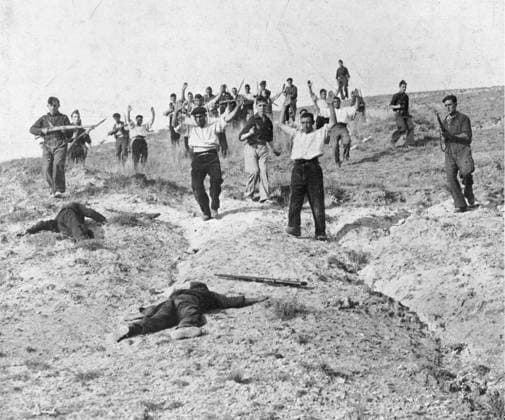 RECORD DATE NOT STATED PRISONERS Nationalists (falangists and royalists who oppose the republican government) with prisoners near Irun, close to the French frontier. Date: 1936  Copyright: Gemini Picture No. 10199025