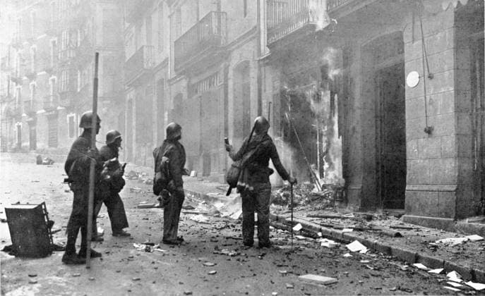 RECORD DATE NOT STATED NATIONALISTS AT IRUN Nationalists (falangists and monarchists who oppose the republican government) enter Irun after taking the town. Date: 1936  Copyright: Gemini Picture No. 10199026