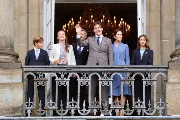 Bilder des Jahres 2023, Entertainment 10 Oktober Entertainment Themen der Woche KW41 Entertainment Bilder des Tages 15-10-2023 Denmark Prince Christian on his 18th birthday on the balcony of Frederik VIII™s Palace together with his family and The Queen. Prince Frederik and Princess Mary and Prince Christian, Princess Isabella, Prince Vincent, Princess Josephine Â  Copyright: xPPEx