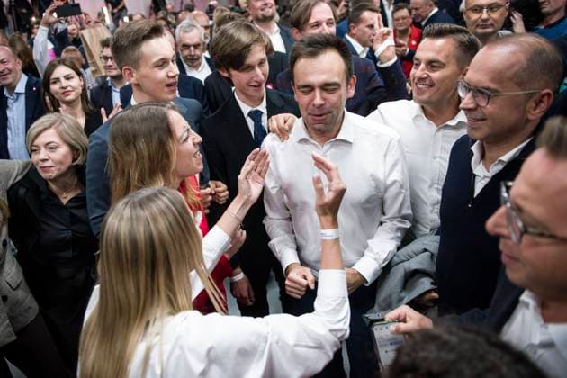 Civic Platform s parliamentary election night 2023 in Warsaw - 15 Oct 2023 Andrzej Domanski, member of the Civic Platform rejoices during the election night after the announcement of the election results. Polish opposition leader Donald Tusk, during the election night said that three opposition parties had sufficient votes to win the general election on Sunday after an exit poll projected that they had enough combined support to oust the ruling Law and Justice. The Ipsos exit poll suggested, that the Civic Coalition has won 31,6% of votes, the opposition Third Way has 13% of votes and the New Left 8,6%, while the Law and Justice won 36,8%. Warsaw Poland Copyright: xAttilaxHusejnowx xSOPAxImagesx AHUSEJNOW 6919