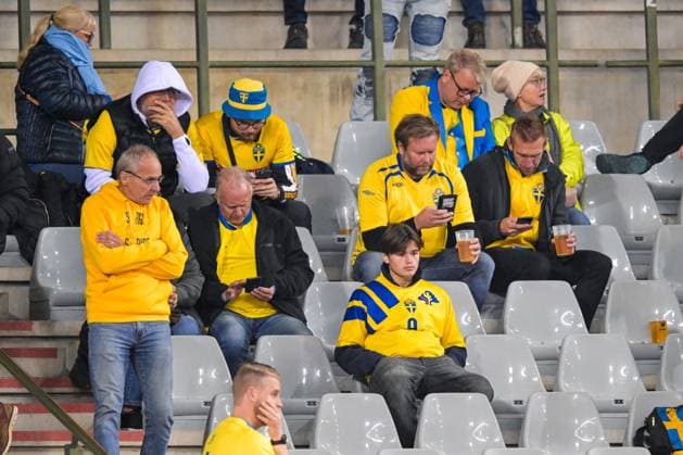 BRUSSELS - Swedish fans after the European Championship qualifier Belgium - Sweden. The football match was stopped at halftime due to the shooting earlier in the day in the center of Brussels that left two Swedish people dead. ANP netherlands out - belgium out  Copyright: xx x481296034x originalFilename: 481296034.jpg