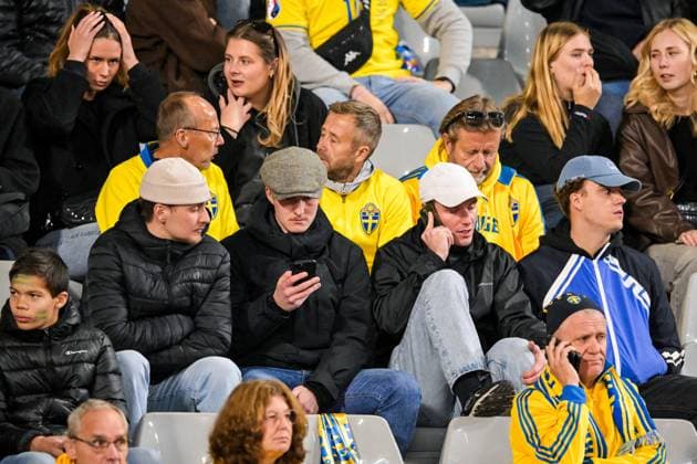 BRUSSELS - Swedish fans after the European Championship qualifier Belgium - Sweden. The football match was stopped at halftime due to the shooting earlier in the day in the center of Brussels that left two Swedish people dead. ANP netherlands out - belgium out  Copyright: xx x481297508x originalFilename: 481297508.jpg