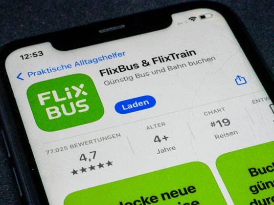 App Store - Apple 16.10.2023: Apple App Store auf einem iPhone. Praktische Alltagshelfer - FlixBius & FlixTrain *** App Store Apple 16 10 2023 Apple App Store on an iPhone Practical Everyday Helpers FlixBius FlixTrain