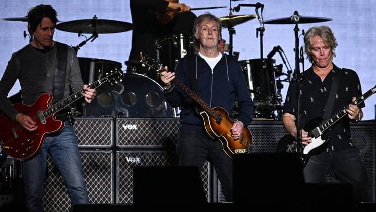 Entertainment Themen der Woche KW42 Entertainment Bilder des Tages PAUL MCCARTNEY FAN Q&A ADELAIDE, Paul McCartney performing during a fan Q&A event at the Adelaide Entertainment Centre in Adelaide, Tuesday, October 17, 2023. ( NO ARCHIVING, EDITORIAL USE ONLY, NO USE IN BOOKS WITHOUT CONSENT ADELAIDE SOUTH AUSTRALIA AUSTRALIA  Copyright: xMICHAELxERREYx 20231017001853326024