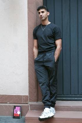 16.10.2023, Frankfurt, DEU Verleihung des Deutschen Buchpreis im Frankfurter Roemer. Necati Oeziri, von der Jury ausgewaehlter Autor fuer die Shortlist des Deutschen Buchpreis 2023