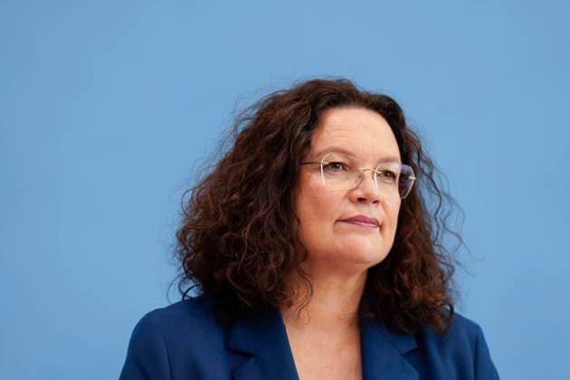 Turbo zur Arbeitsmarktintegration Turbo zur Arbeitsmarktintegration Pressekonferenz in der Bundespressekonferenz mit Hubertus Heil, Bundesminister für Arbeit und Soziales Andrea Nahles, Vorstandsvorsitzende der Bundesagentur für Arbeit Daniel Terzenbach, Vorstand Regionen der Bundesagentur für Arbeit Berlin Berlin GER *** Turbo zur Arbeitsmarktintegration Turbo zur Arbeitsmarktintegration Press conference at the Federal Press Conference with Hubertus Heil, Federal Minister of Labor and Social Affairs Andrea Nahles, Chairwoman of the Executive Board of the Federal Employment Agency Daniel Terzenbach, Director Regions of the Federal Employment Agency Berlin Berlin GER