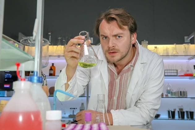 Entertainment Themen der Woche KW42 Entertainment Bilder des Tages RECORD DATE NOT STATED 17.10.2023, Am Set, SOKO DONAU - Neu im Cast Max Fischnaller, Satel Film PR Robin Consult im Bild: Max Fischnaller -als Gerichtsmediziner Julius Rubatsch, -Portrait, SOKO DONAU - Neu im Cast Max Fischnaller *** 17 10 2023, On set, SOKO DONAU new in the cast Max Fischnaller, Satel Film PR Robin Consult in the picture Max Fischnaller as forensic doctor Julius Rubatsch, Portrait, SOKO DONAU new in the cast Max Fischnaller