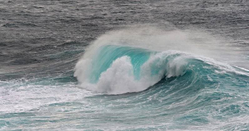 Creative Highlights World Wellen im Atlantischen Ozean, Porto Moniz, Insel Madeira Portugal *** Waves at Atlantic Ocean, Porto Moniz, Island Madeira Portugal Copyright: imageBROKER/LaczxGerard ibxlag09730492.jpg