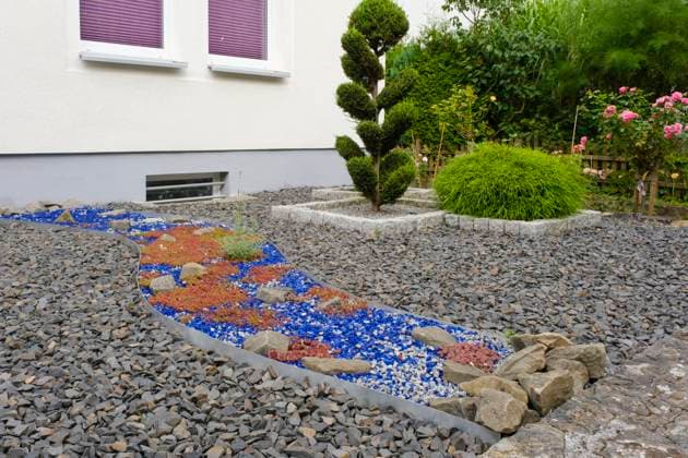 Moderner Vorgarten, Schottergarten, Nordrhein-Westfalen, Deutschland, Europa *** modern Front garden, Gravel Garden, North Rhine Westphalia, Germany, Europe 1100403459