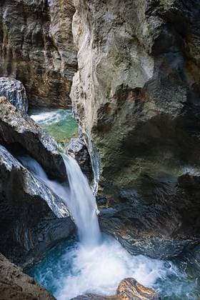 Creative Highlights World Reißende Stromschnellen in der Lichtenstein Klamm, Alpen, Österreich, Europa *** reißende Rapids in the Lichtenstein Clammy, Alps, Austria, Europe Copyright: imageBROKER/ManuelxKamuf ibxmlk09737771.jpg