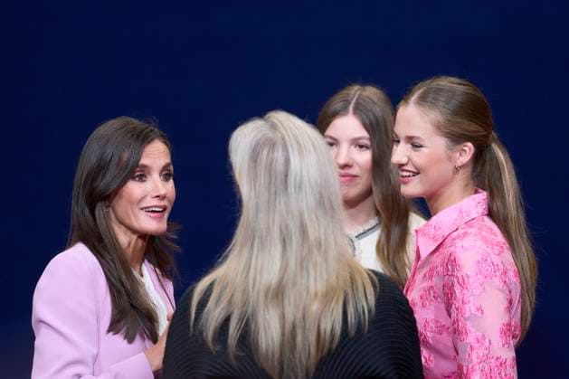 20-10-2023 Medals Princess Leonor and Queen Letizia and Princess Sofia and US actress Meryl Streep during the Princess Asturias awards at the Campoamor theatre in Oviedo No Spain Â  Copyright: xPPEx
