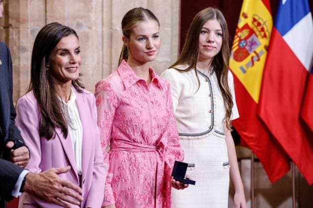 Entertainment Bilder des Tages Spanien, Verleihung Prinzessin-von-Asturien-Preis in Oviedo Princess Of Asturias Awards Medals - Oviedo Queen Letizia of Spain, Princess Leonor, Princess Sofia attending the delivery of the Princess of Asturias awards medals 2023 at the Reconquista hotel on October 20, 2023 in Oviedo, Spain by Archie Andrews ABACAPRESS.COM Oviedo Spain  Copyright: xAndrewsxArchie ABACAx 872570_043 AndrewsxArchie ABACAx 872570_043