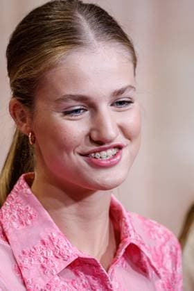 Spanien, Verleihung Prinzessin-von-Asturien-Preis in Oviedo Princess Of Asturias Awards Medals - Oviedo Princess Leonor attending the delivery of the Princess of Asturias awards medals 2023 at the Reconquista hotel on October 20, 2023 in Oviedo, Spain by Archie Andrews ABACAPRESS.COM Oviedo Spain  Copyright: xAndrewsxArchie ABACAx 872570_049 AndrewsxArchie ABACAx 872570_049