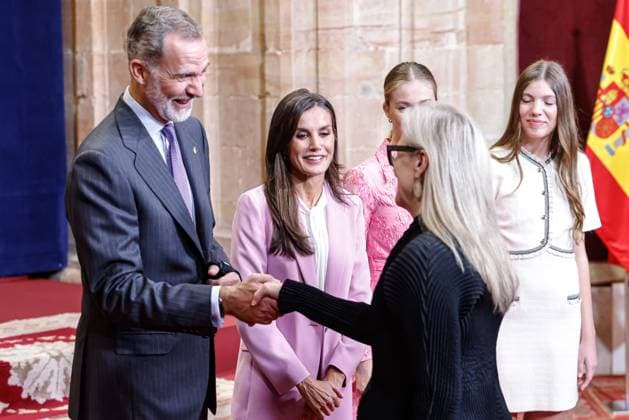 Spanien, Verleihung Prinzessin-von-Asturien-Preis in Oviedo Princess Of Asturias Awards Medals - Oviedo Meryl Streep, Queen Letizia of Spain, King Felipe of Spain, Princess Leonor, Princess Sofia attending the delivery of the Princess of Asturias awards medals 2023 at the Reconquista hotel on October 20, 2023 in Oviedo, Spain by Archie Andrews ABACAPRESS.COM Oviedo Spain  Copyright: xAndrewsxArchie ABACAx 872570_065 AndrewsxArchie ABACAx 872570_065