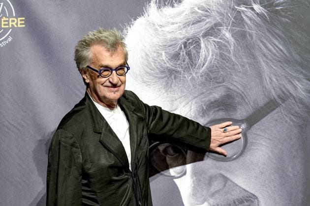 Entertainment Bilder des Tages Lumiere Film Festival in Lyon - Wim Wenders Wim Wenders - CÃ rÃ monie du Prix Lumiere 2023 - Festival Lumiere Ã Lyon le 20 10 2023. CELEBRITES : Ceremonie Win Wenders Prix Lumiere 2023 - Festival Lumiere - 20 10 2023 SandrineThesillat Panoramic 