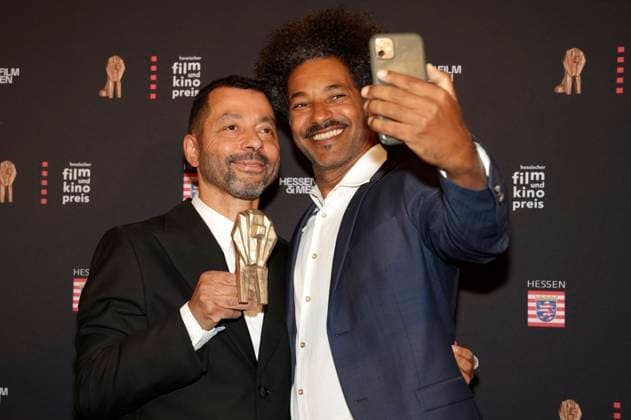 Oliver Hardt und Tyron Ricketts bei der 34. Verleihung des Hessischen Film- und Kinopreises 2023 in der Alten Oper. Frankfurt, 20.10.2023