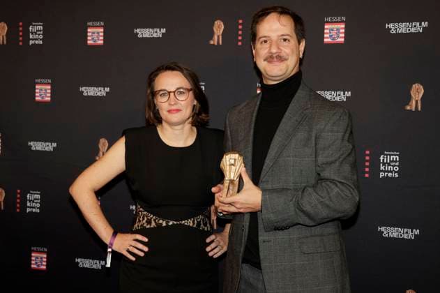 Anna Schoeppe und Emiliano Proietti bei der 34. Verleihung des Hessischen Film- und Kinopreises 2023 in der Alten Oper. Frankfurt, 20.10.2023