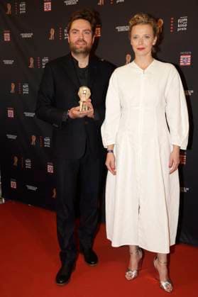 Mario Pfeifer und Patrycia Ziolkowska bei der 34. Verleihung des Hessischen Film- und Kinopreises 2023 in der Alten Oper. Frankfurt, 20.10.2023